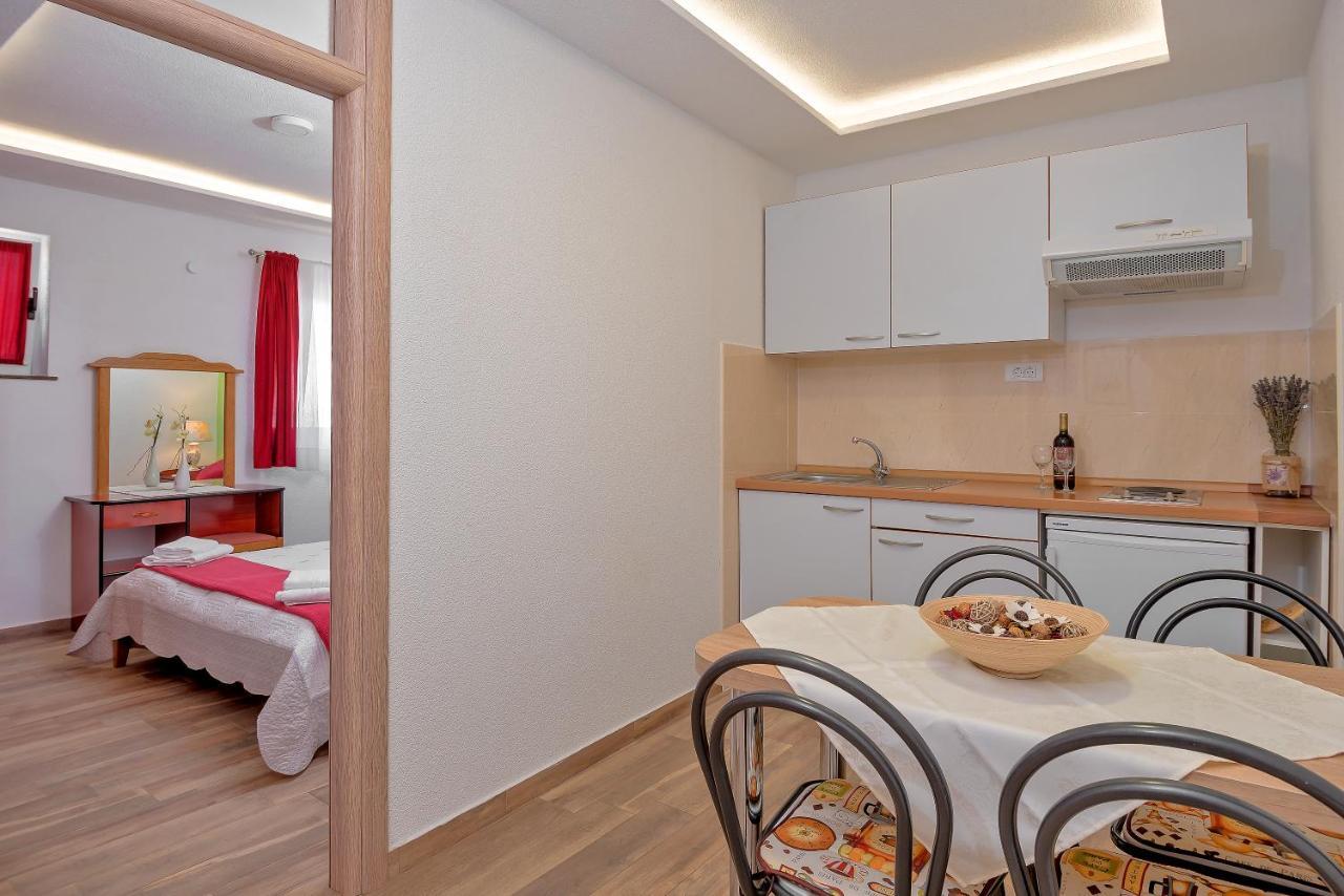 Apartmani Putnik Baška Voda Екстериор снимка