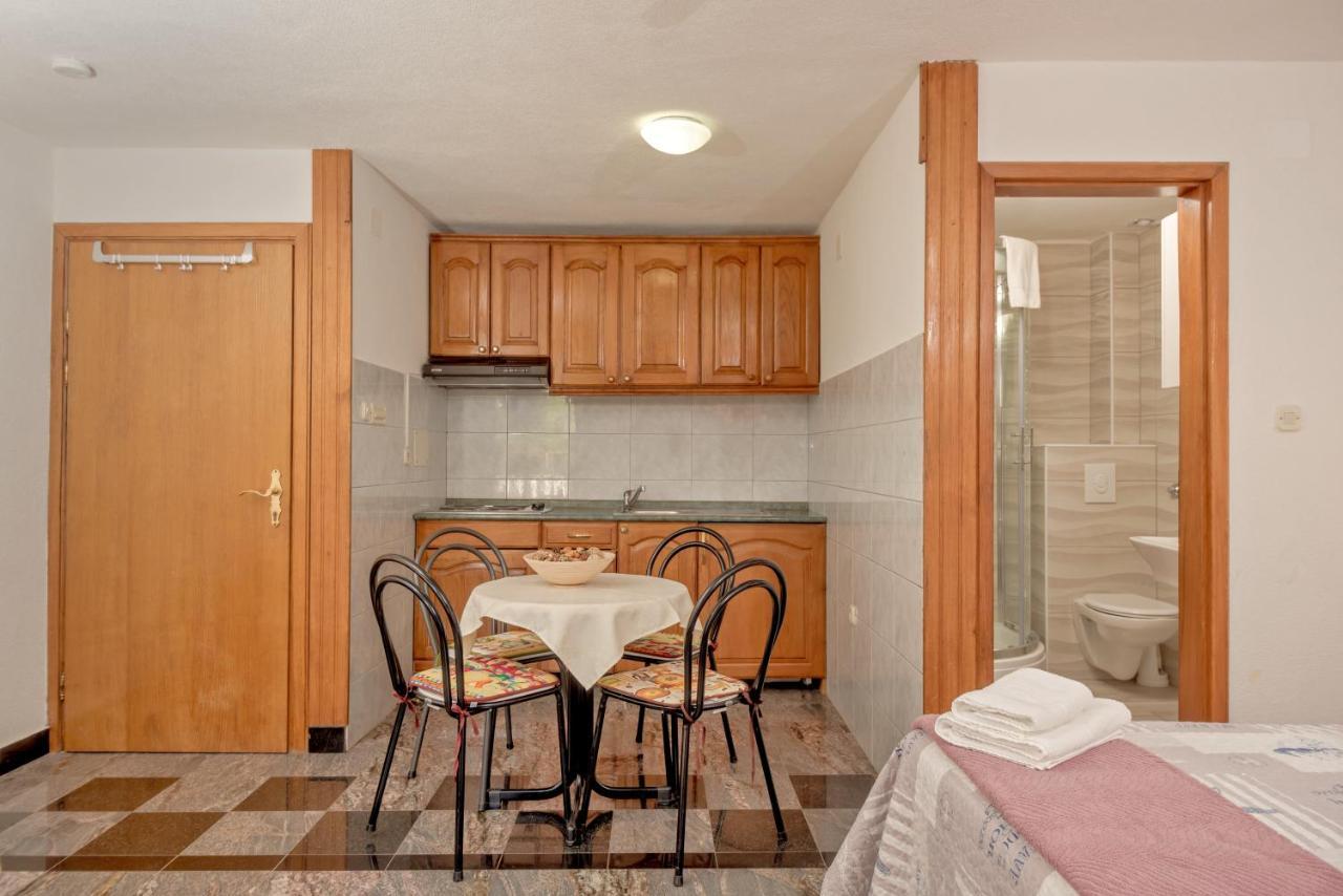 Apartmani Putnik Baška Voda Екстериор снимка